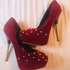 Red and gold Spiked pumps